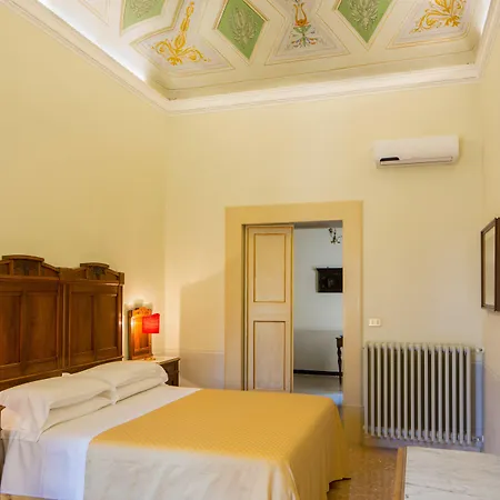 Palazzo Rotati 3* Фано