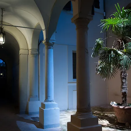 Palazzo Rotati Отель