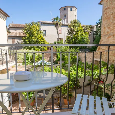 Palazzo Rotati 3* Фано